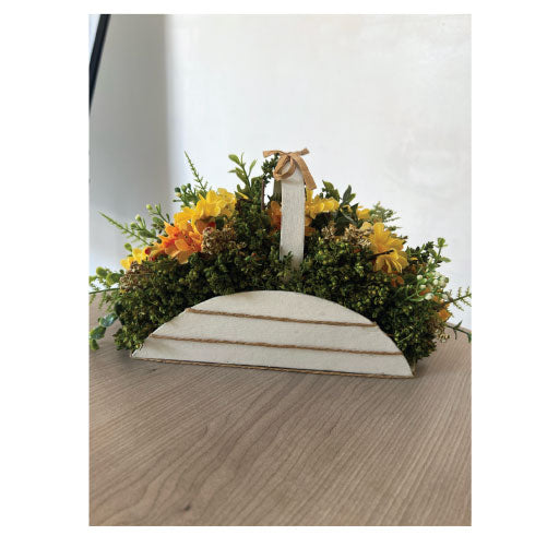 Daisy in half moon basket