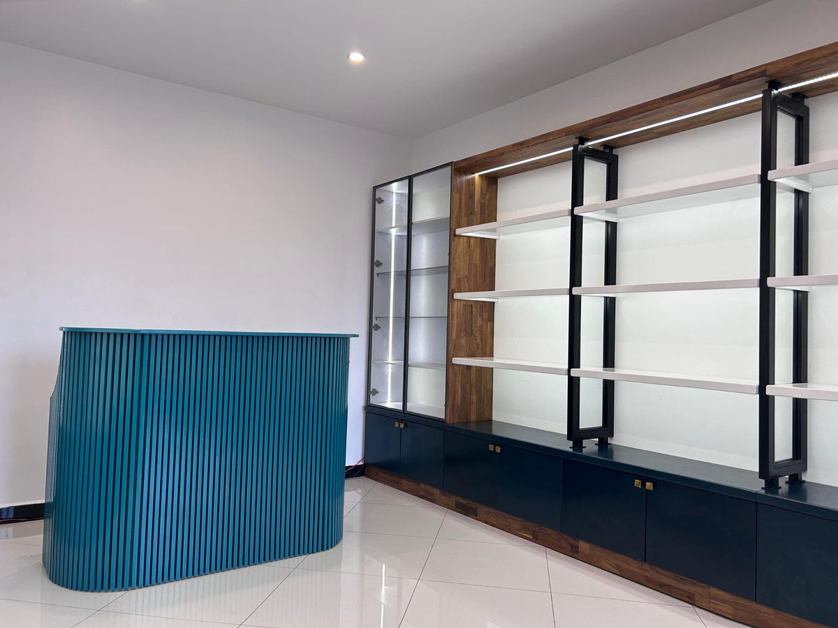 Re'ut & Co Cosmetic Retail Shop
